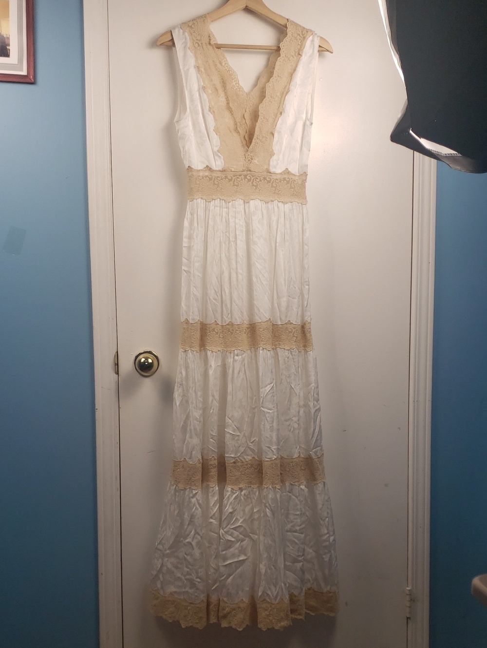 Spell Ivory Maxi Sleeveless Dress with Beige Lace Panels Size Small Nwot